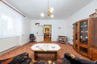 Zachovalý rodinný dům s pozemkem v obci Kořenice u Kolína - 14