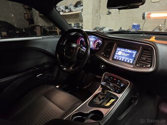 Dodge Challenger - 14