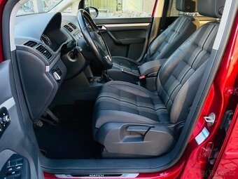 Volkswagen Touran 1.2TSI 7MÍST MANUÁL VÝHŘEV SERVISKA - 14