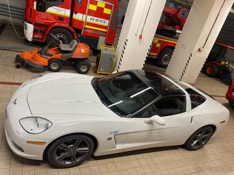 Prodám Corvette C6 R437 motor 6.2 V8 437 koní eu verze r.v 0 - 14