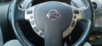 QASHQAI  1,6i - 14
