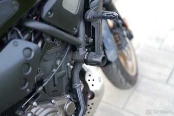 Yamaha XSR700 - 14
