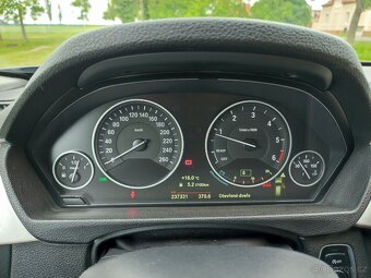 BMW 318D Touring F31 fešák/plný servis/nové turbo+egr orig - 14