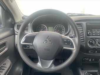 Mitsubishi L200 2,4 DI-D  4WD DOUBLE CAB INVITE (2016) - 14