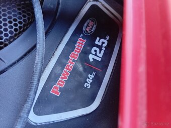 Prodám zahradní traktor Castelgarden XF130 12.5Hp - 14