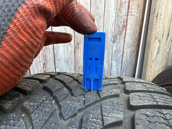 BMW řada 3 M-Paket ALU kola dvojrozměr - 225/45 R18 a 255/40 - 14