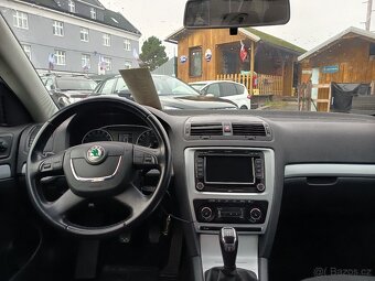 Škoda Octavia Combi 1,6TDI Elegance NAVI - 14