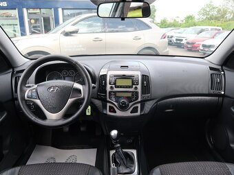 Hyundai i30 1.6CVVT,90kW,Trikolor,NovéČR - 14