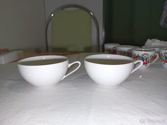 hrnečky skleničky a šálky s podšálky - 14