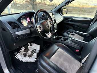 Dodge Grand Caravan - 14