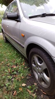 Mazda 323 hatch - 14