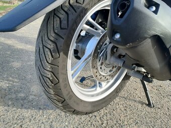 Honda SH 125i ABS - 14