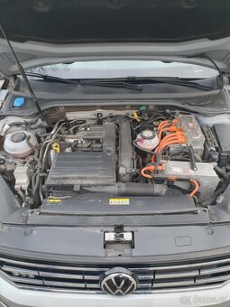 VW PASSAT B8 GTE 1.4 TSI HYBRIDE 218 KONÍ DSG  ROK  2021 - 14