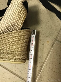Dámské značkové kožené sandály a tenisky FILA - 14
