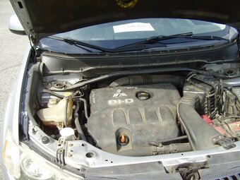 OUTLANDER 2.0 DI-D, motor VW BSY 103kw 4x4, 6 rychl., PĚKNÝ - 14