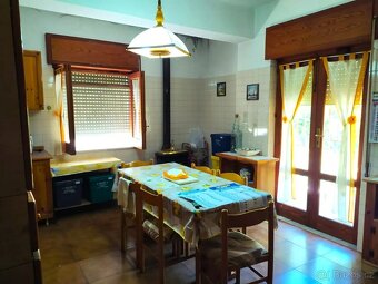 Sicílie, vila 2 byty, 255 m2, poz. 1.755 m2, Pace del Mela - 14