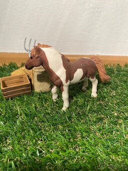 Fake identický schleich - 14