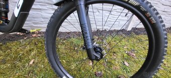 Prodám 2ks zánovních trailbiků GT Sensor Carbon Elite 29" L - 14