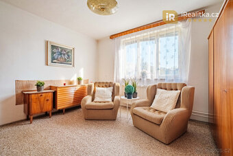 Velký rodinný dům s garáží, terasou a zahradou - Třemošnice - 14