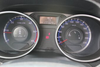 Hyundai ix35 2.0 CRDi, 100 kW, 4x výhřev - 14