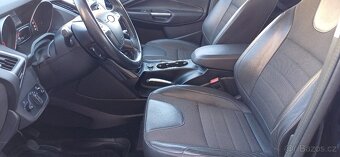 Ford KUGA 1,5 i 110kw velmi pěkná - 14