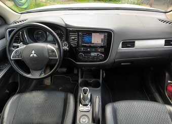 Mitsubishi Outlander PHEV 2.0i - 2014 - 14