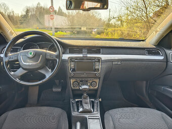 Škoda Superb 2.0 TDI, 103 kW elegance kombi, černá metalíza - 14