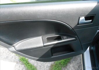 Ford Mondeo 1,8 92 kW Digiklima Serviska benzín - 14