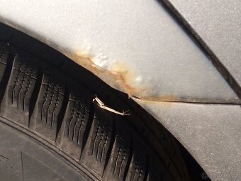 Subaru  Legacy 2,0  kombi - 14