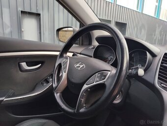 Hyundai i30 1,6 CW Trikolor + pneu - 14