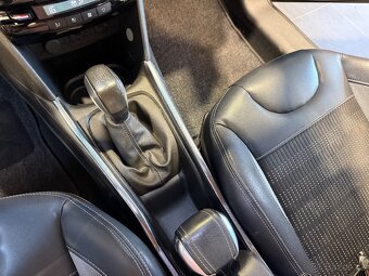 Peugeot 2008 1.2 PureTech 60 kW Allure nová STK a servis - 14