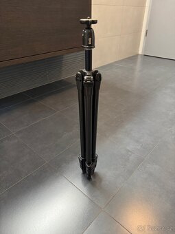 Zrcadlovka Canon EOS 400D + 3 objektivy, 2 stativy a batoh - 14