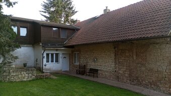 Rodinný dům s velkou 6340 m2 oplocenou zahradou - 14