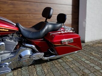 Harley-Davidson FLHTCUSE Ultra CVO 103 - 14