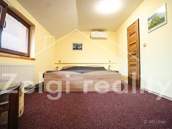Rohatec Prodej penzionu, 10 apartmánů - 14