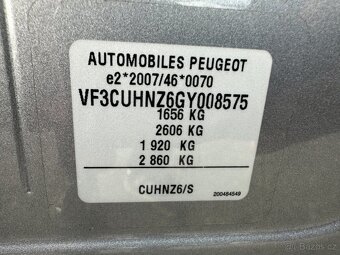 Prodáváme Peugeot 2008 1.2T 81kw Allure - 14