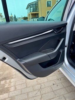 Škoda Octávia Combi IV - 14