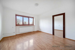 Prodej bytu, 3+1, 75 m2, Chvaletice - 14