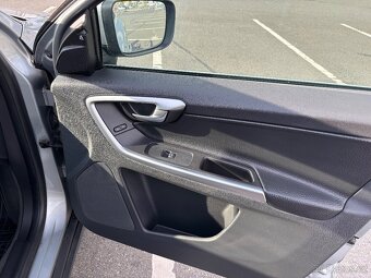 VOLVO XC60 T6 SUMMUM AWD, ACC, DYNAUDIO, NAVIGACE, KEYLESS - 14