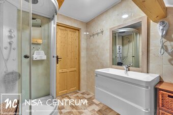 Prodej dvou rodinných domů 336 m2 a 160 m2 s pozemkem 8014 m - 14