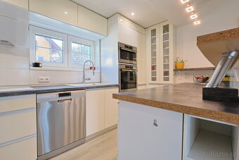 Pěkný rodinný dům s garáží v žádané lokalitě - Liberec, Star - 14