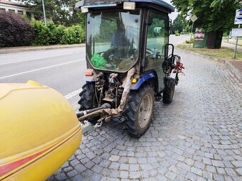 Malotraktor Farmtrac 26 4WD s kabinou - 14