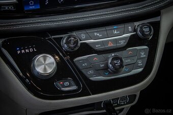 Chrysler Pacifica - 14
