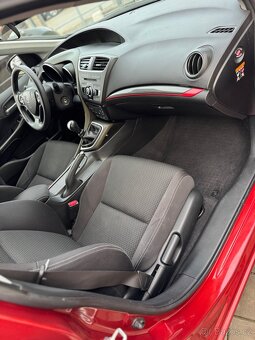 Spolehlivá a servisovaná Honda Civic 1.4 i-VTEC (2015) - 14