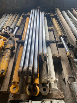 Náhradní díly Menzi Muck - 14