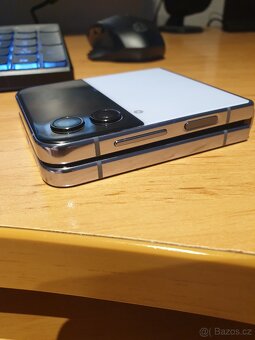 Samsung Galaxy Z FLIP 4 - 14