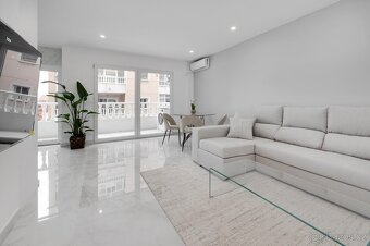 ŠPANĚLSKO, Torrevieja, apartmán po kompletní rekonstrukci - 14