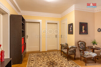 Prodej rodinného domu, 269 m², Jesenice, ul. Zahradní - 14