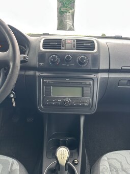Škoda Fabia 2.generace 1.2 HTP 44kW bílá - 14