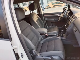 Volkswagen Touran 2.0TDI 103kW 7-míst Tažné par. kamera - 14